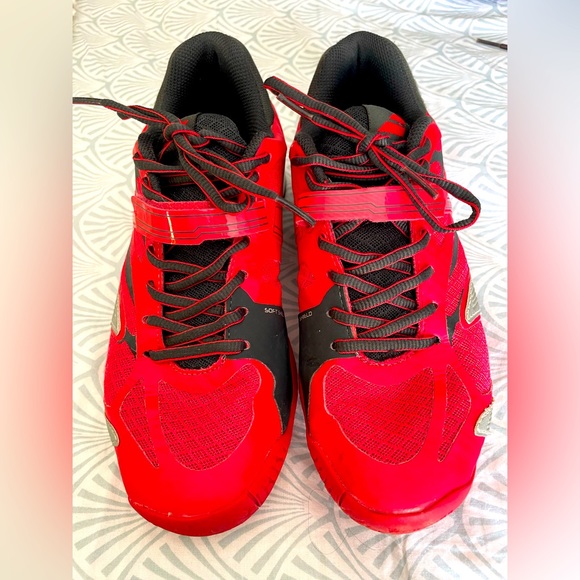 Babolat ladies size 7.5 - Picture 1 of 2